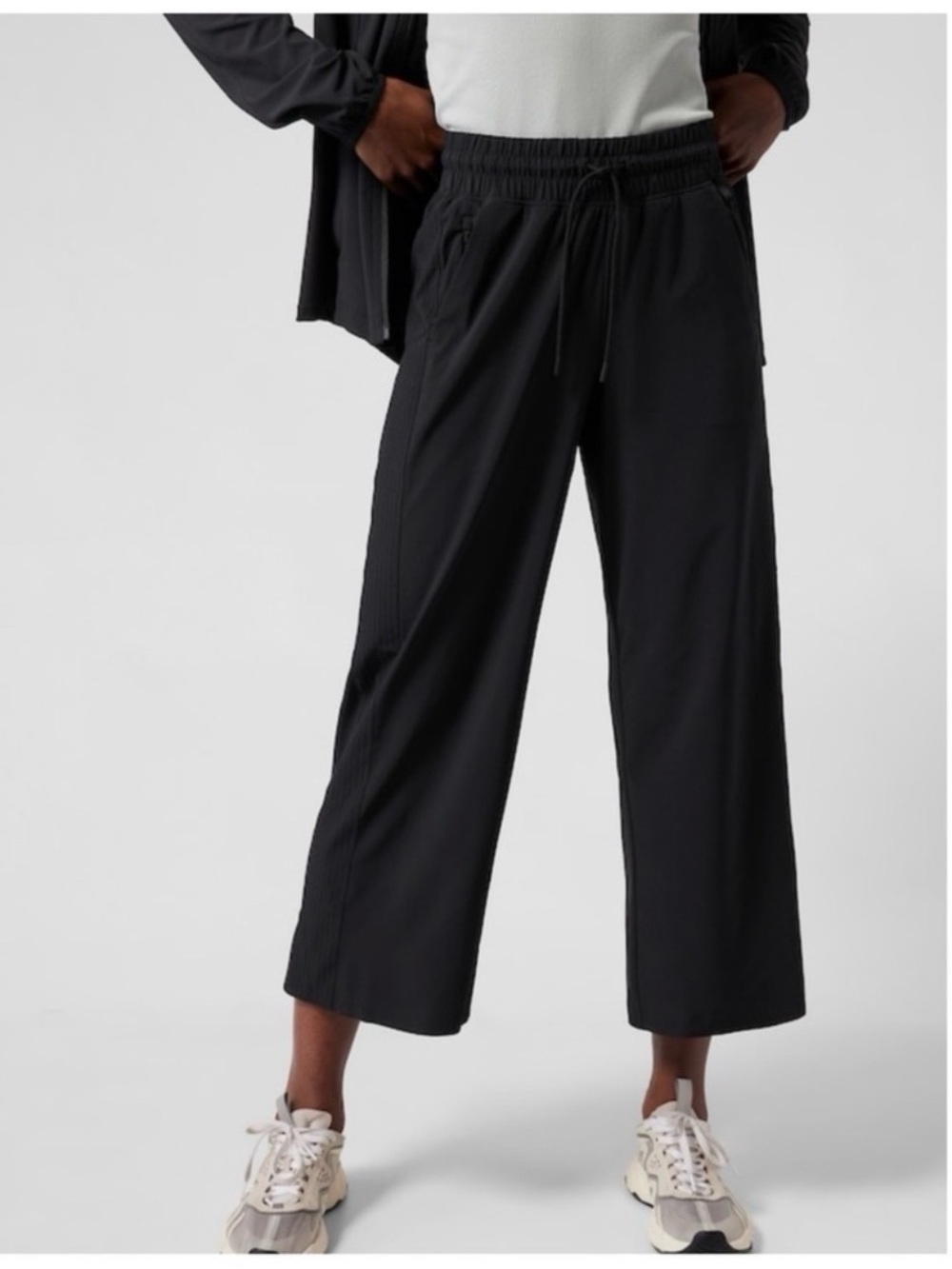 Athleta Black Avenue Wide Leg Crop Pants Size 10